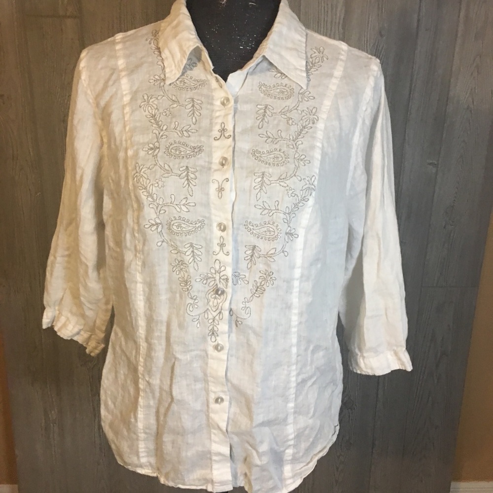 White Embroidery Casual Button Down Top Size M